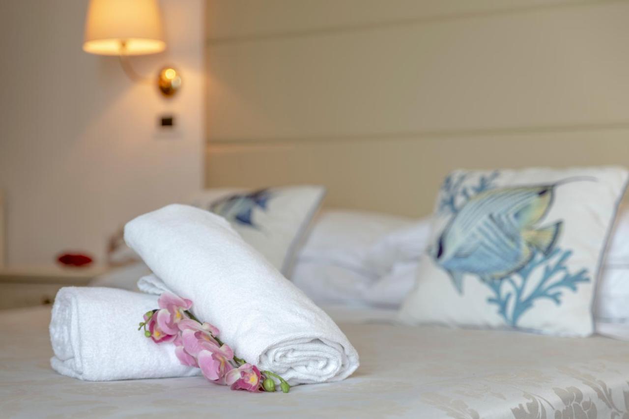Hotel Carlton Beach Римини Экстерьер фото