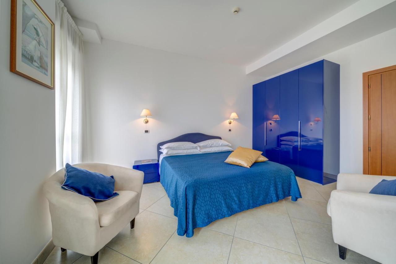 Hotel Carlton Beach Римини Экстерьер фото