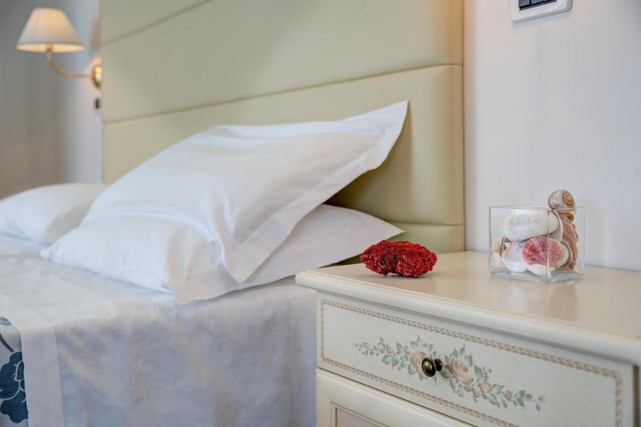 Hotel Carlton Beach Римини Экстерьер фото