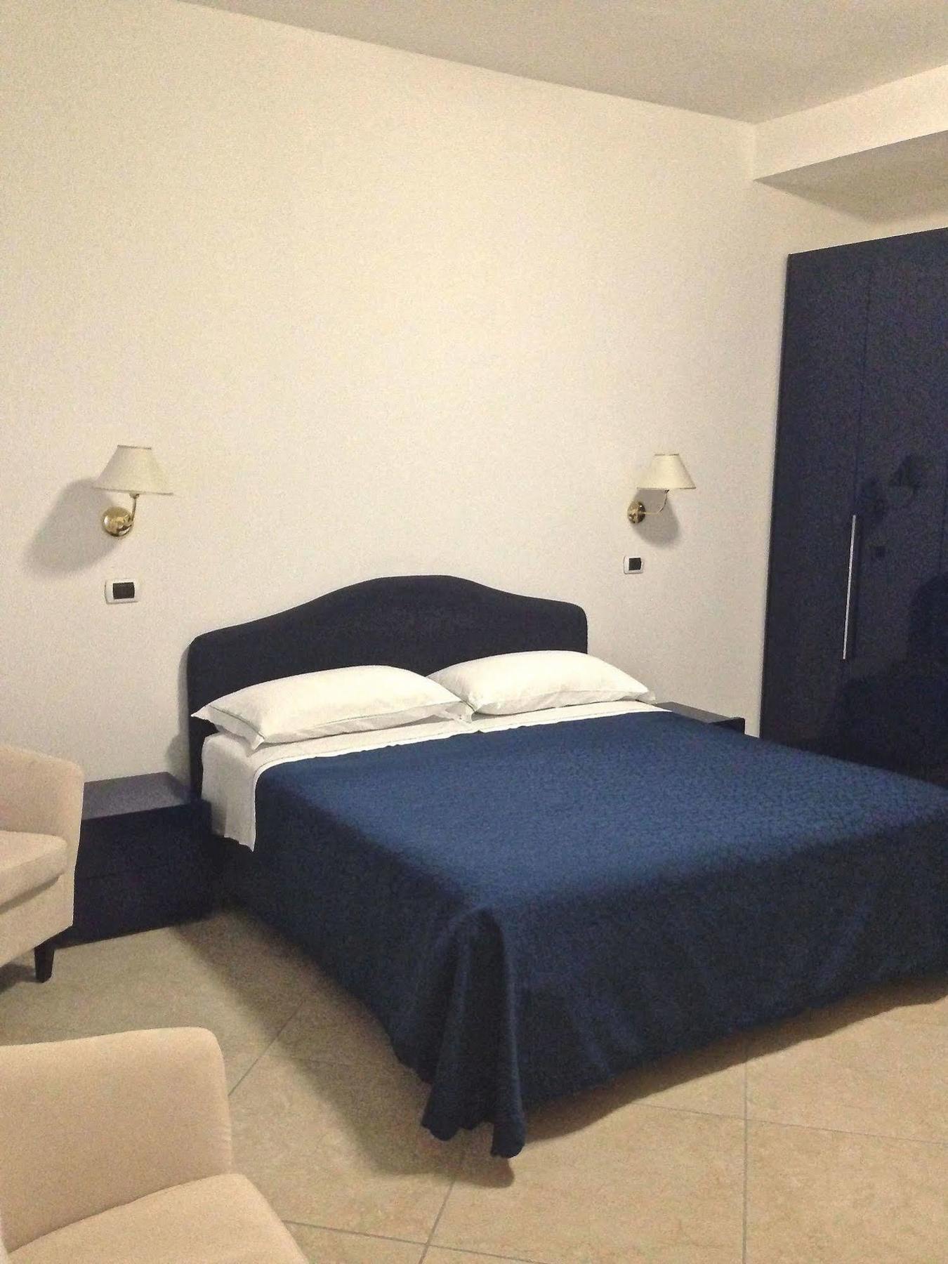 Hotel Carlton Beach Римини Экстерьер фото